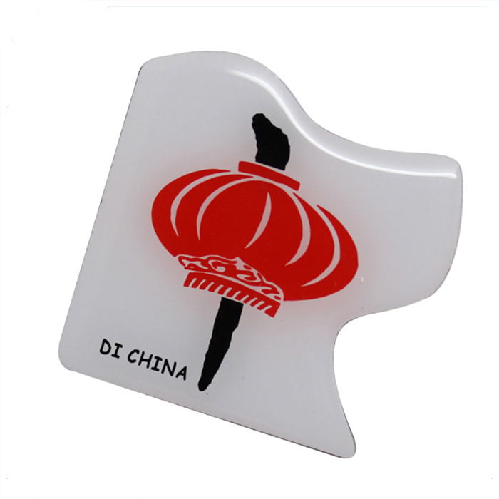 Unregelmäßig geformte Anstecknadel mit individuellem Logo und Offsetdruck