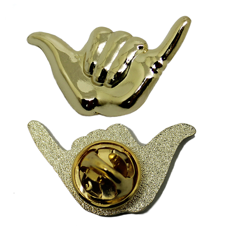 Anstecknadel aus Metall mit 3D-Gold-Geste