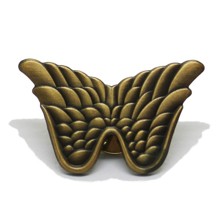 Antikgoldene 3D-Flügel-Anstecknadel
