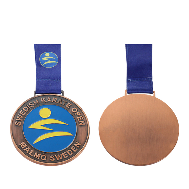 Bronzemedaille für Karate, Gold für Judo, Silber für Gymnastik, Humanitärer Dienst, Silber für Baseball