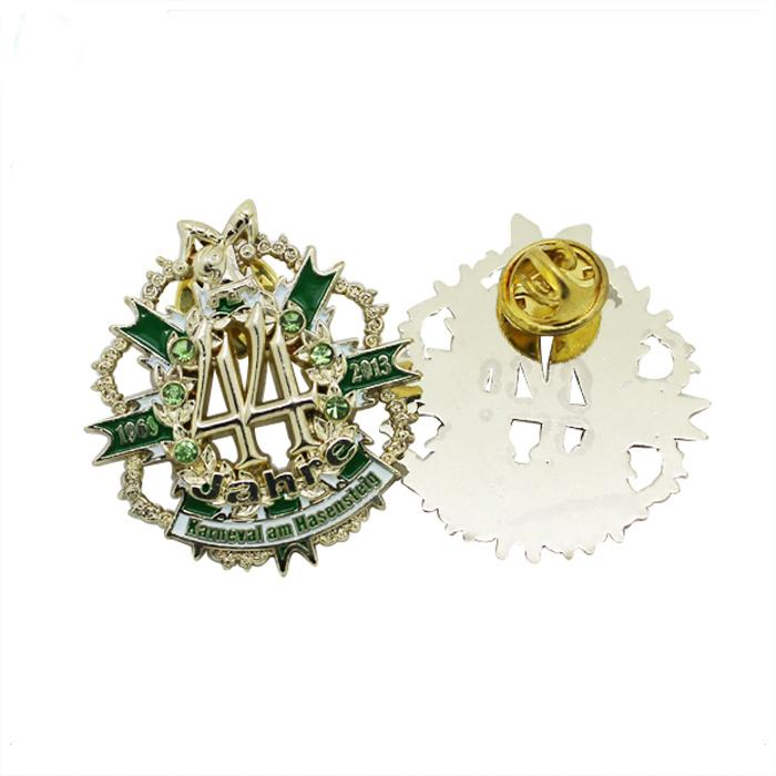 Anstecknadel aus weichem Emaille mit goldenem Kristall-Souvenir