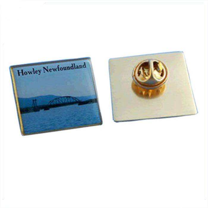 Anstecknadel aus Metall mit Küstenlandschaft, Offsetdruck