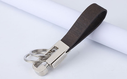 Schlüsselanhänger aus schwarzem Leder